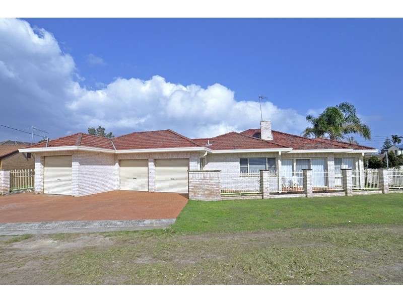 2 Benelong Street, The Entrance NSW 2261