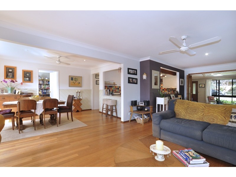 33 Audie Pde, Berkeley Vale NSW 2261