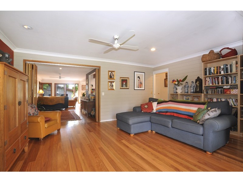 33 Audie Pde, Berkeley Vale NSW 2261