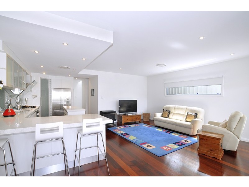 90a Bay Rd, Blue Bay NSW 2261