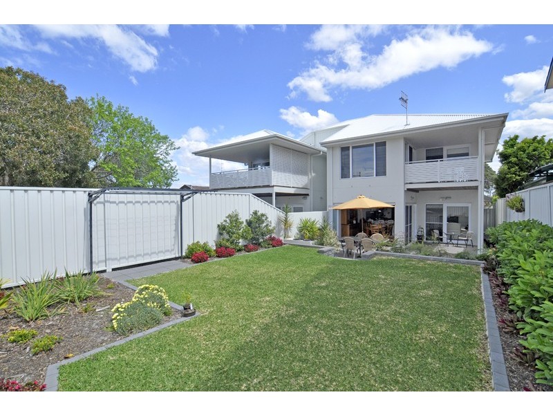 90a Bay Rd, Blue Bay NSW 2261