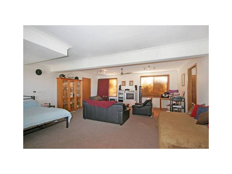 17 Valley View Rd, Bateau Bay NSW 2261