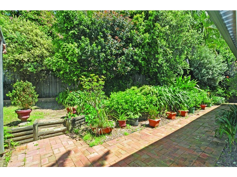 6 Honeysuckle Close, Glenning Valley NSW 2261