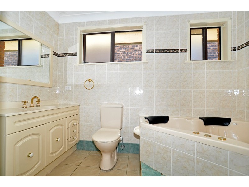 40 Margherita Avenue, Bateau Bay NSW 2261