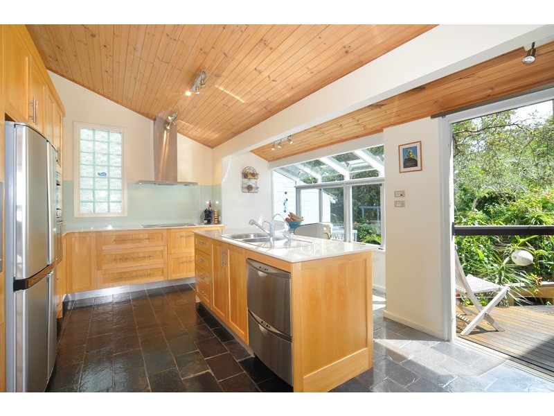 31 Surf Rider Avenue, North Avoca NSW 2260