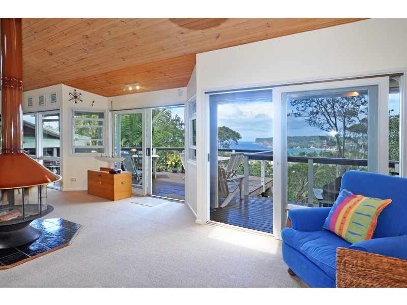 31 Surf Rider Avenue, North Avoca NSW 2260