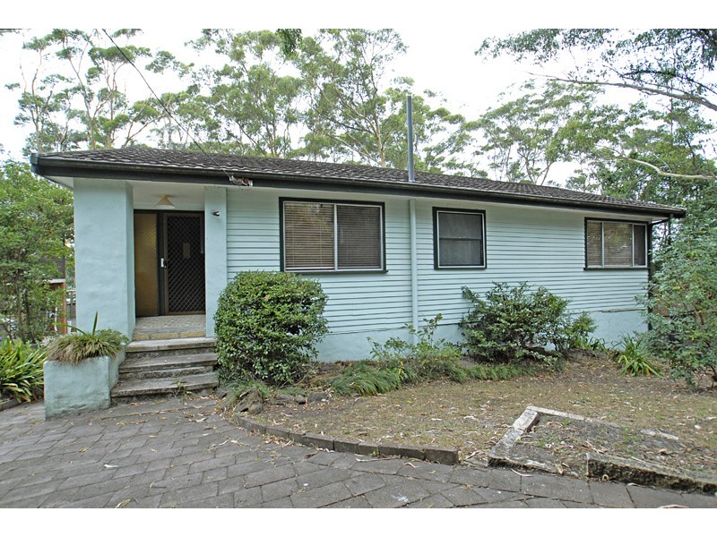 122 Lake Shore Drive, North Avoca NSW 2260