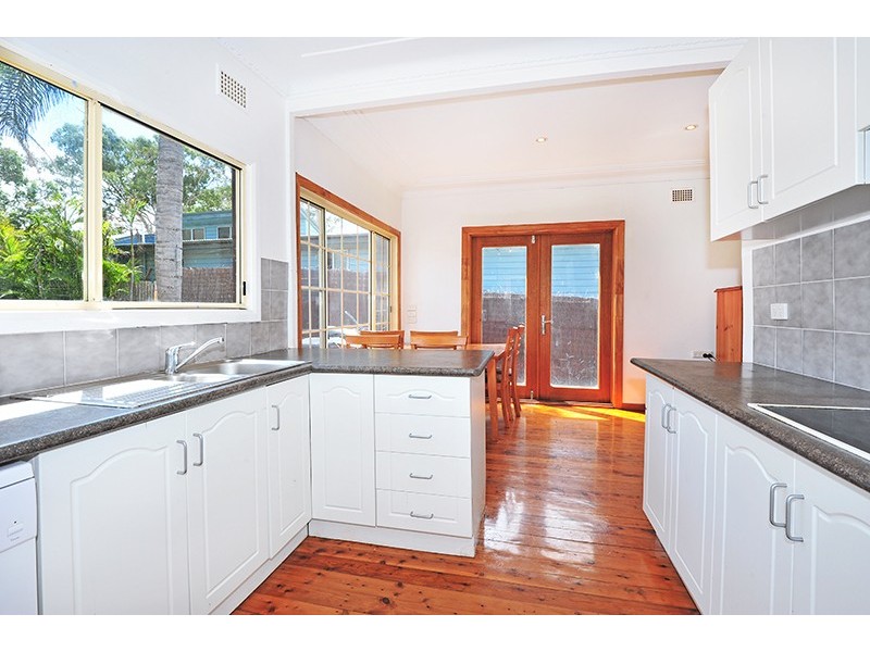 24 Kamilaroo Avenue, Lake Munmorah NSW 2259
