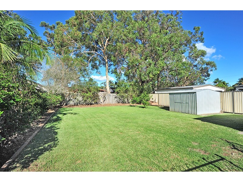 5 Clare Crescent, Berkeley Vale NSW 2261