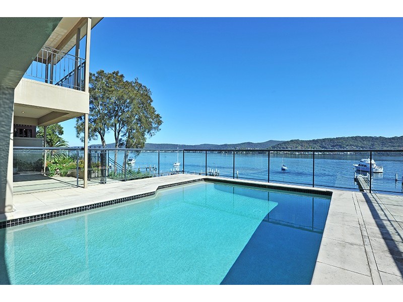 28 Albany Street, Point Frederick NSW 2250