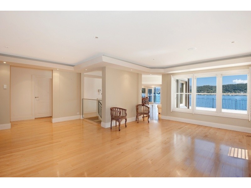 28 Albany Street, Point Frederick NSW 2250