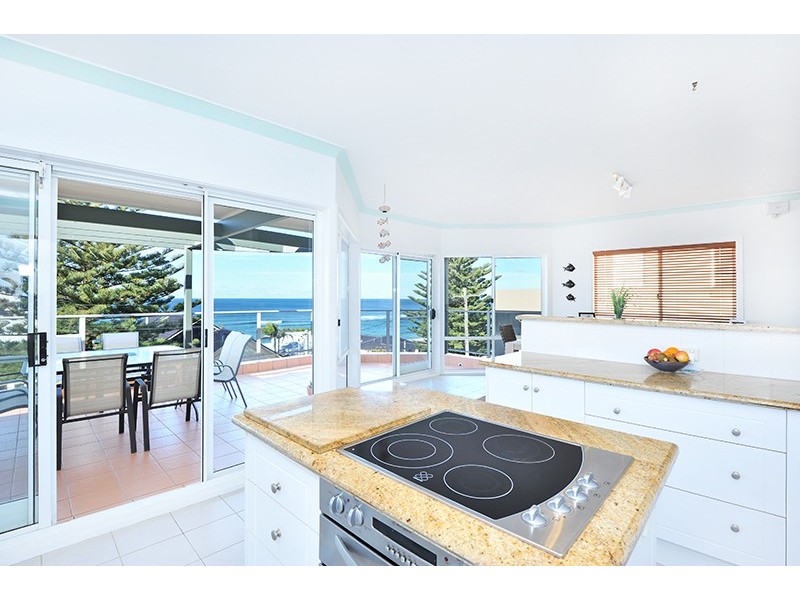 11 South Scenic Road, Forresters Beach NSW 2260