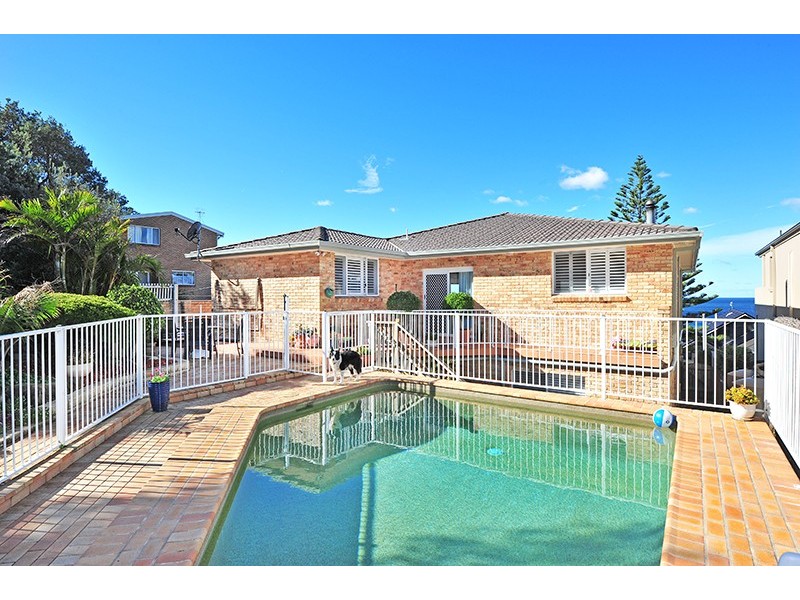 11 South Scenic Road, Forresters Beach NSW 2260