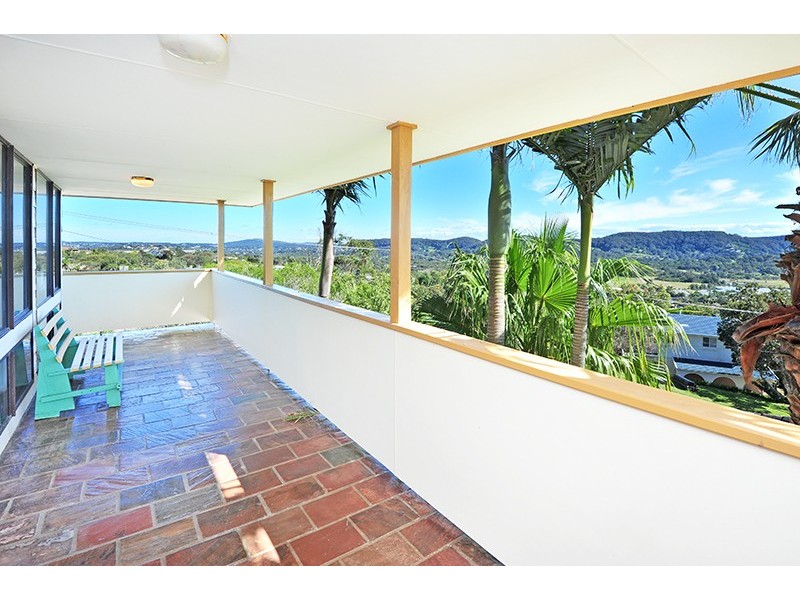 16 Yakaloo Cr, Forresters Beach NSW 2260