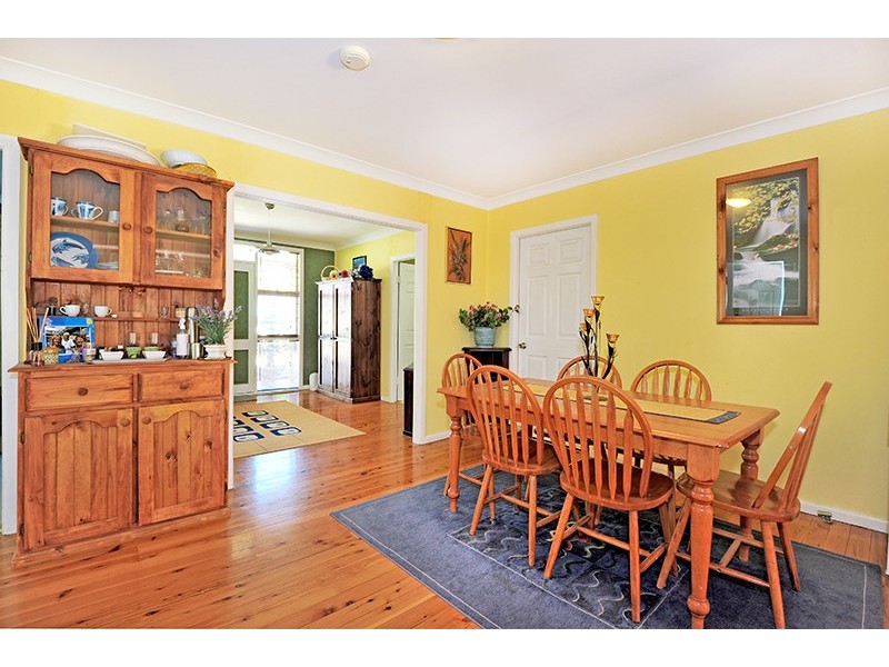 188 Brisbane Water Dr, Point Clare NSW 2250