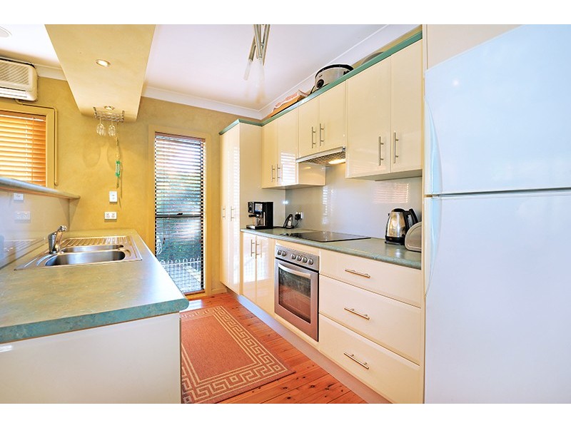 188 Brisbane Water Dr, Point Clare NSW 2250