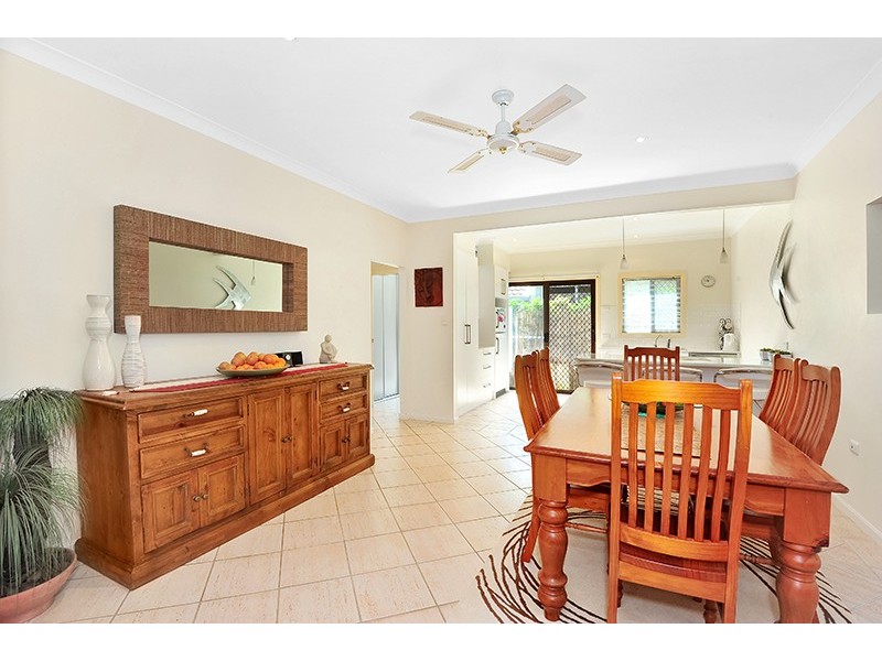 2 Poplars Avenue, Bateau Bay NSW 2261