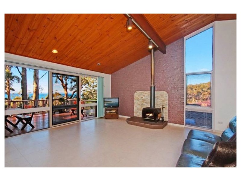 84 Bradleys Road, North Avoca NSW 2260