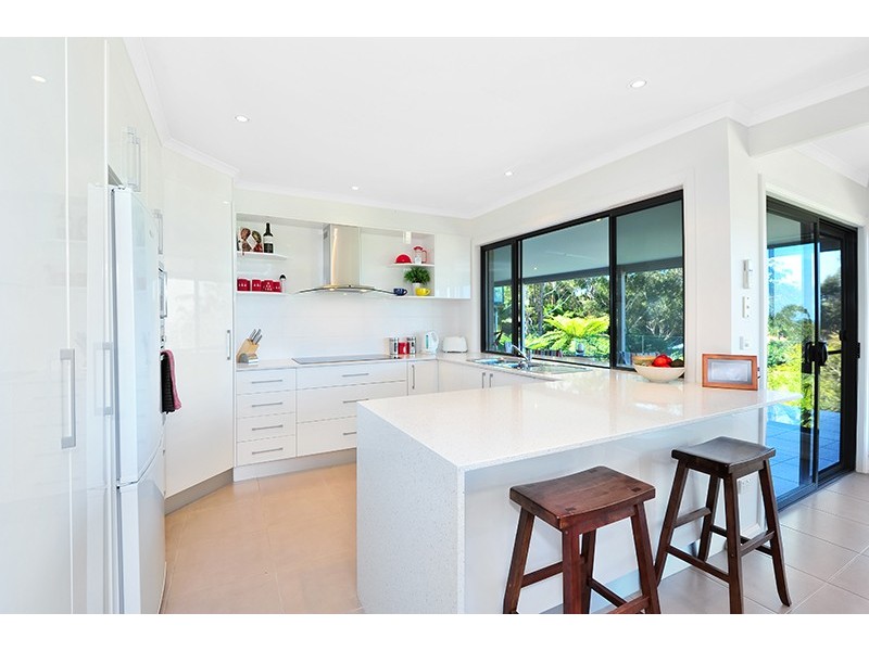94 Bradleys Rd, North Avoca NSW 2260