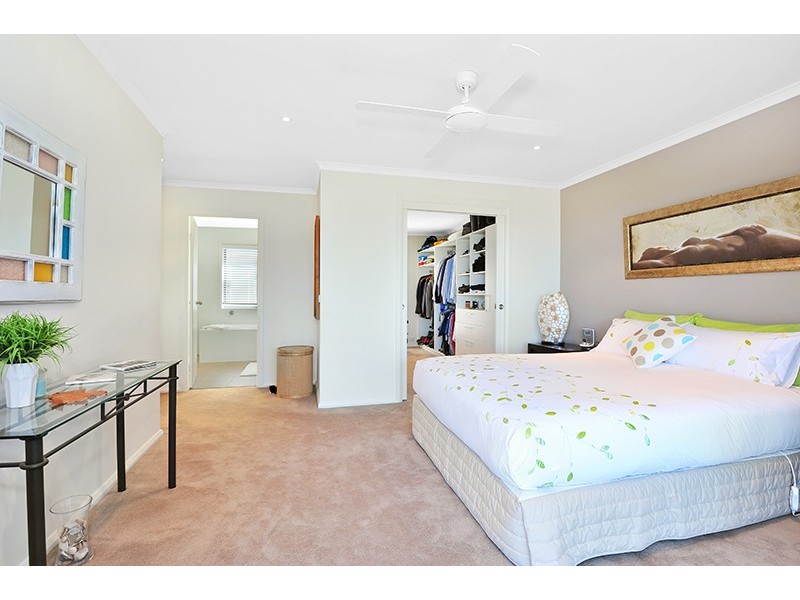 94 Bradleys Rd, North Avoca NSW 2260
