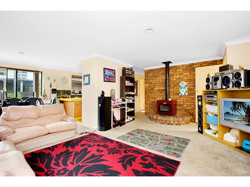 33 Kuburra Road, Erina NSW 2250