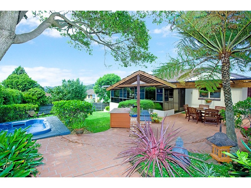 18 Plymouth Dr, Wamberal NSW 2260