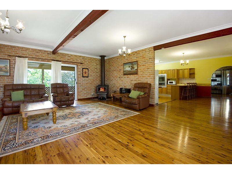 2 Pinaroo Rd, Wamberal NSW 2260