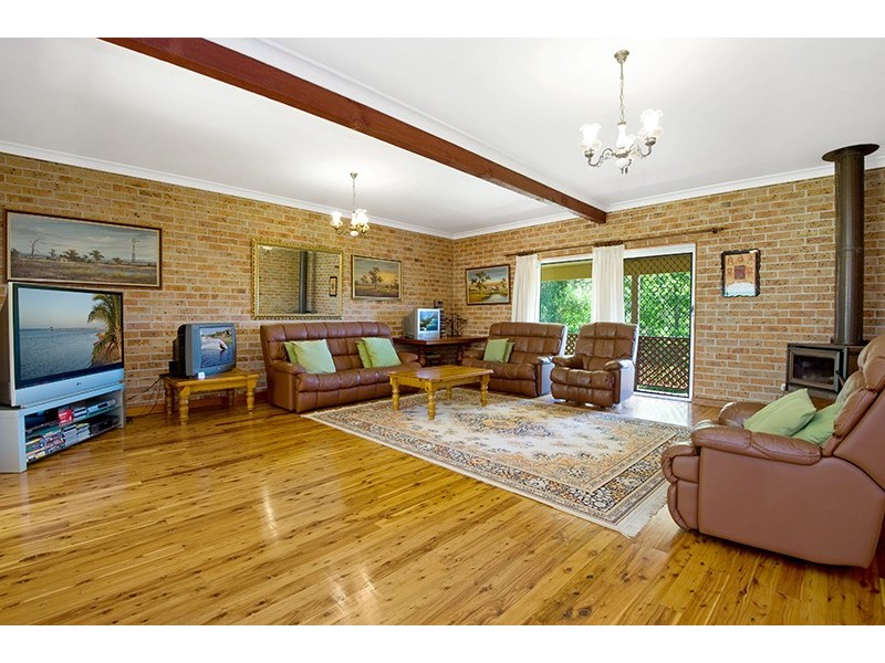 2 Pinaroo Rd, Wamberal NSW 2260