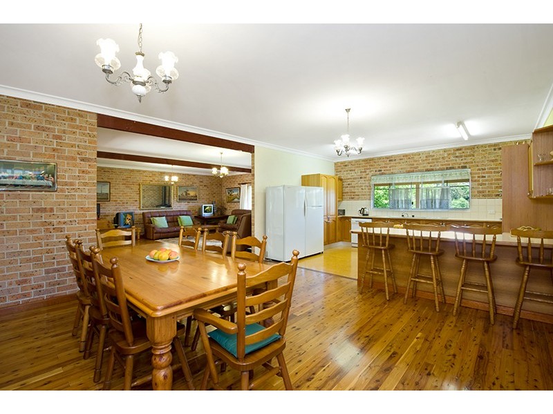 2 Pinaroo Rd, Wamberal NSW 2260