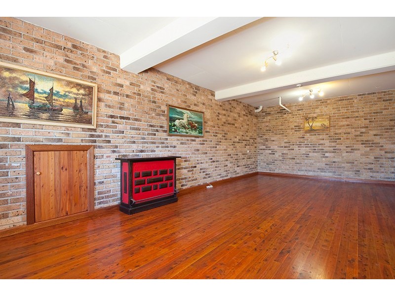 2 Pinaroo Rd, Wamberal NSW 2260