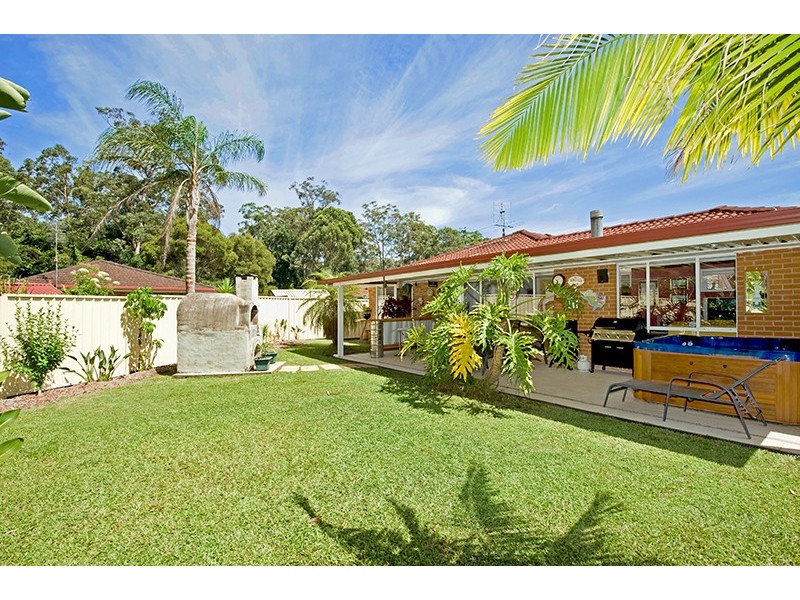 12 Kareel Cl, Erina NSW 2250