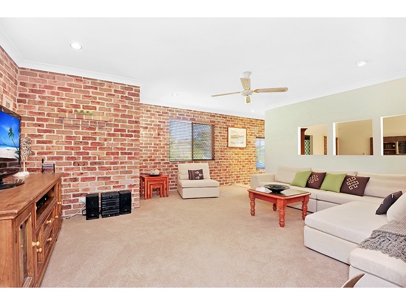2 Poplars Avenue, Forresters Beach NSW 2260