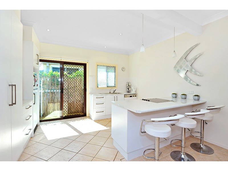 2 Poplars Avenue, Forresters Beach NSW 2260