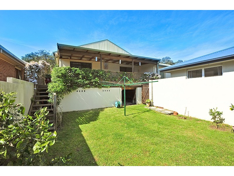 2 Poplars Avenue, Forresters Beach NSW 2260