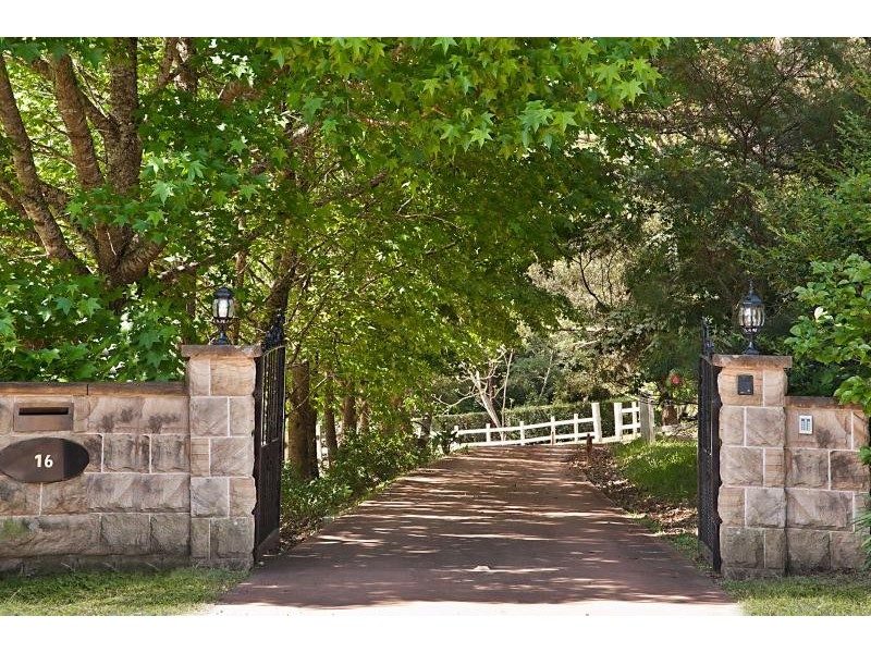 16 Blue Gum Close, Matcham NSW 2250