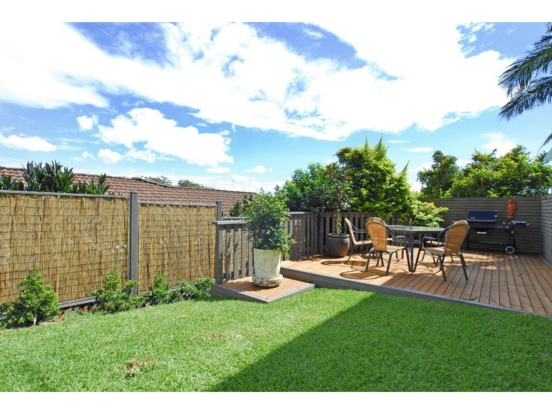 2 Cooper Road, Green Point NSW 2251