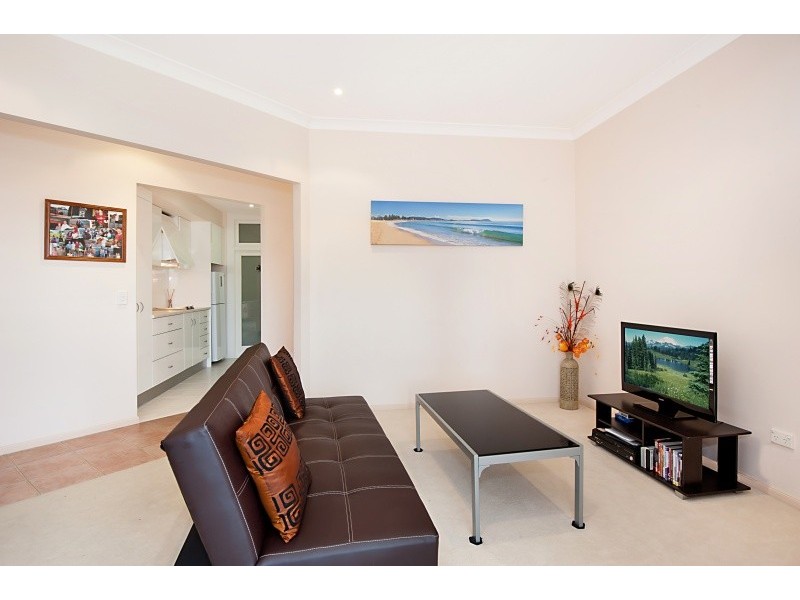 2 Cooper Road, Green Point NSW 2251