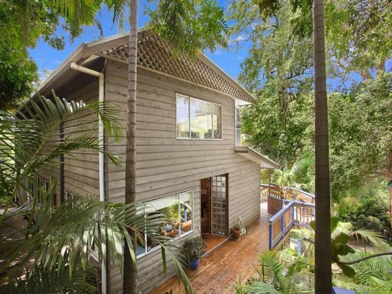 13 Harcourt Place, North Avoca NSW 2260