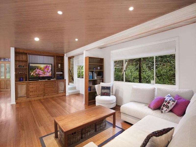 13 Harcourt Place, North Avoca NSW 2260