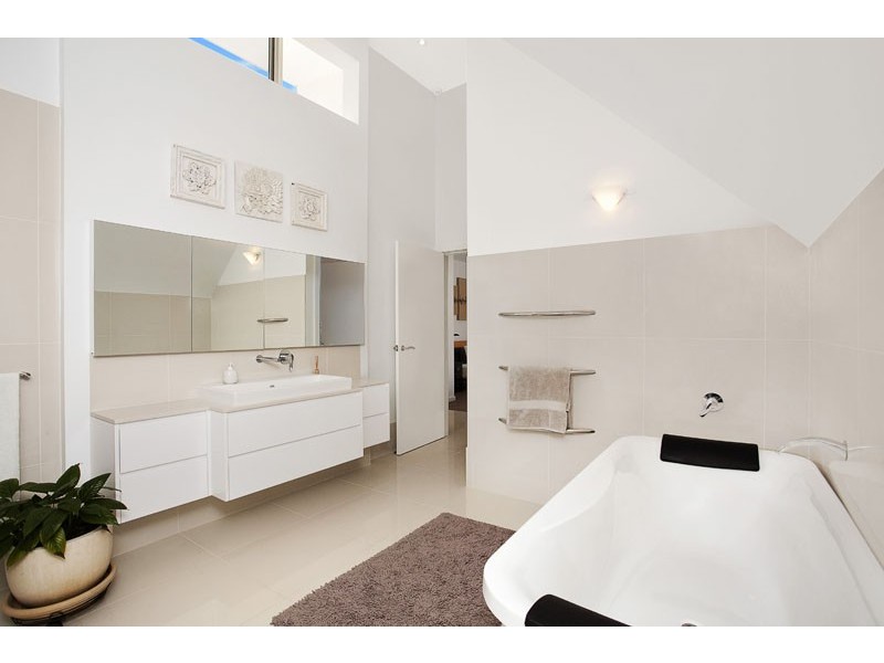 63 Forresters Beach Road, Forresters Beach NSW 2260