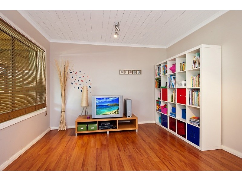 8 Wonga Avenue, East Gosford NSW 2250