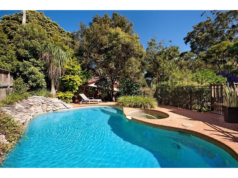 2 Windsor Road, Wamberal NSW 2260