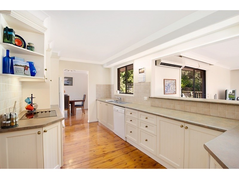 2 Windsor Road, Wamberal NSW 2260