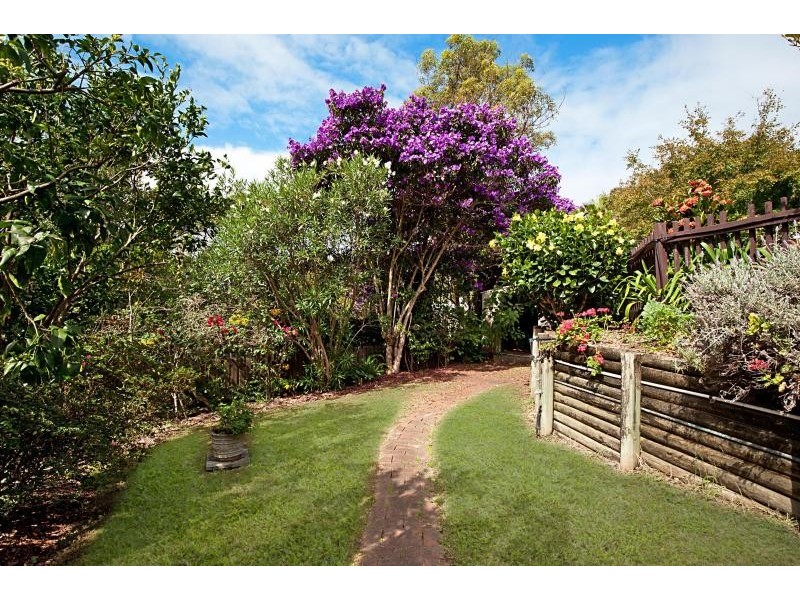 16 Hibiscus Ave, North Avoca NSW 2260