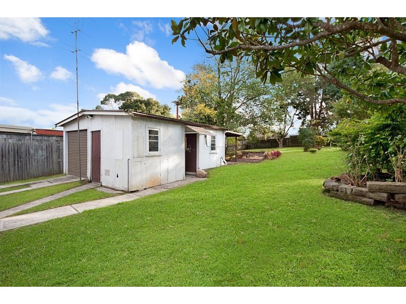 26 Frederick St, Point Frederick NSW 2250