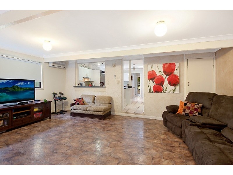 43 Cameron Crescent, Kincumber NSW 2251