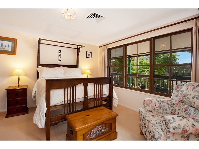 9 Blue Wren Close, Green Point NSW 2251