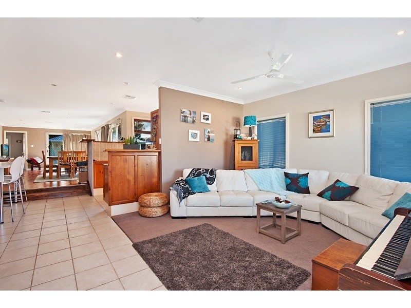 82 Thompson St, Long Jetty NSW 2261