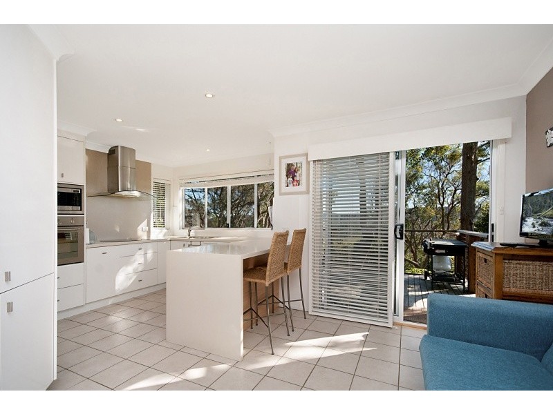 22 Yakaloo Crescent, Forresters Beach NSW 2260