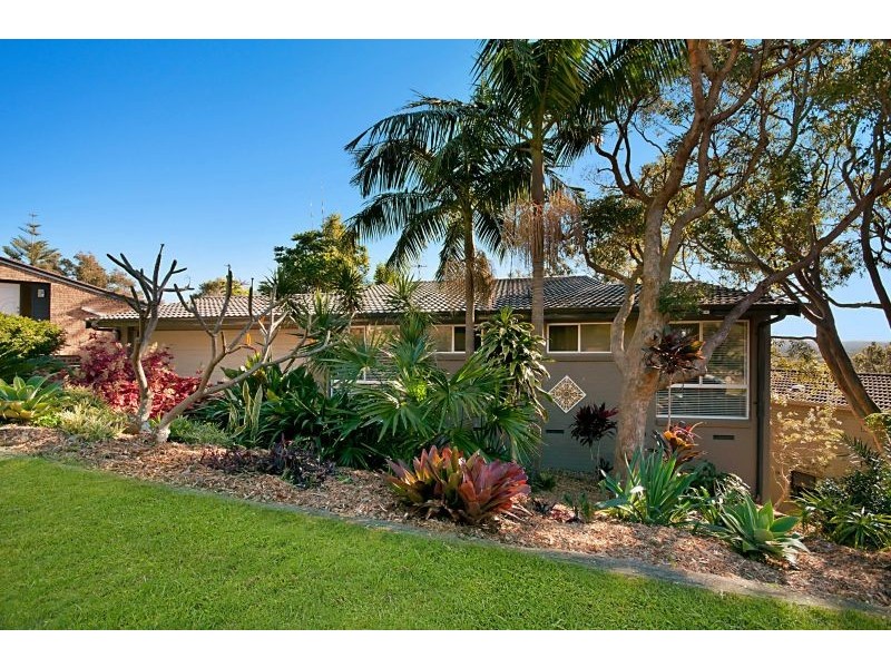 22 Yakaloo Crescent, Forresters Beach NSW 2260